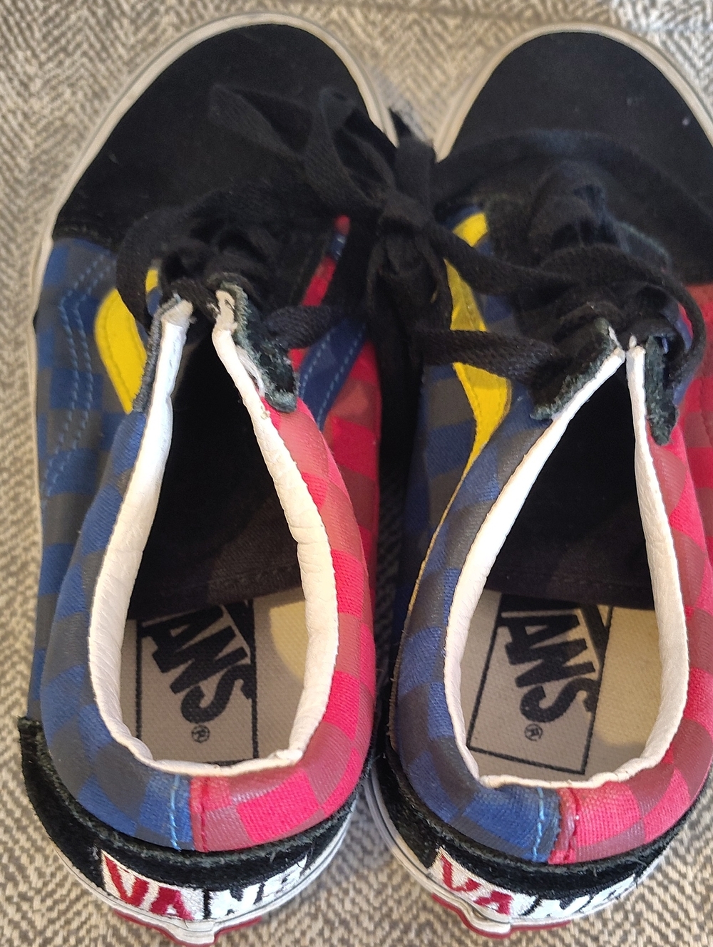 Vans - Picture 5 of 6
